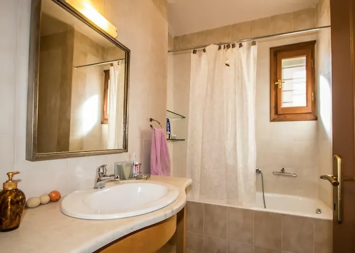 Luxury Helios בית נופש קורופי