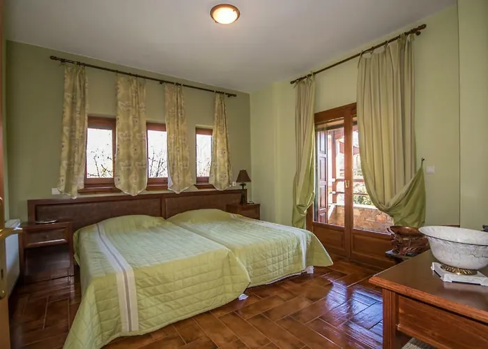 בית נופש Luxury Helios קורופי